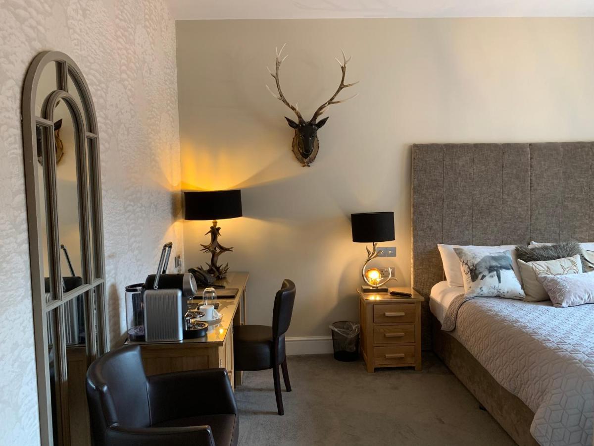 The Wheatsheaf Hotel, Sandbach Extérieur photo